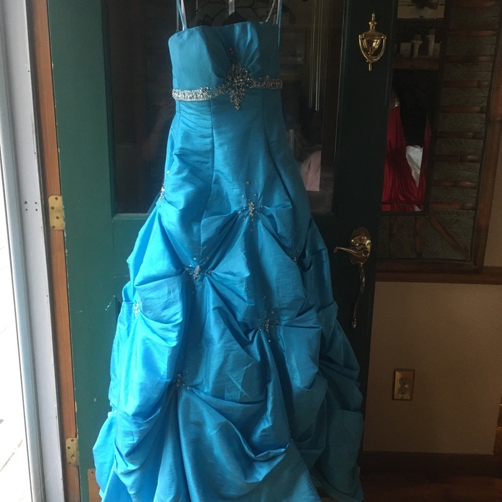 Blue prom/pageant dress